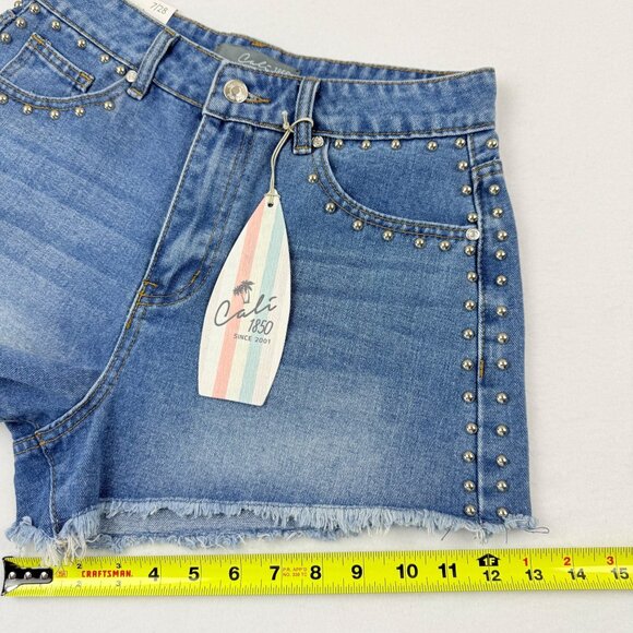 Cali 1850 Women's Frayed Hem Studded Blue Denim Shorts Size 7/28 NWT - Picture 11 of 12